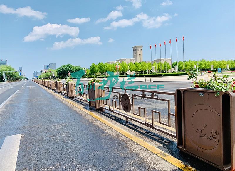 img of 山東東營景觀花箱護(hù)欄II