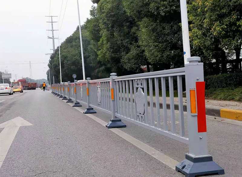 交通護欄